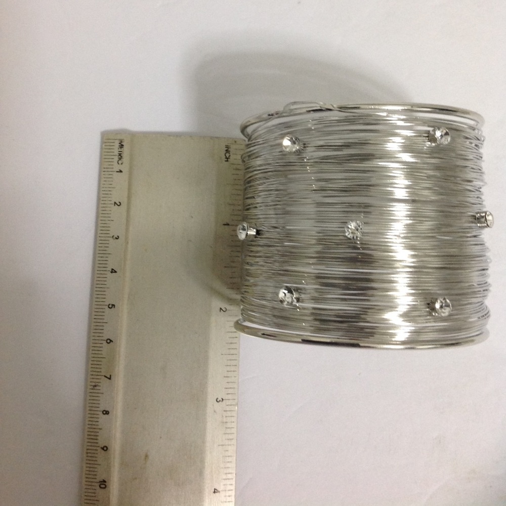 Cuff bracelet with rhinestones - Picture 4 of 4